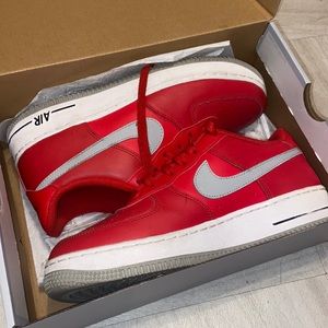 Nike university red/smoke grey Air Force 1